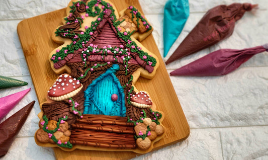 Rustic Fair Cottage (Royal Icing Pressure Piping)